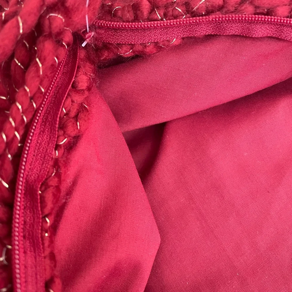 Pottery Barn 24x24 Deep Red Fringe w/ Gold Metallic Threads Pillow Cover Zipper‎